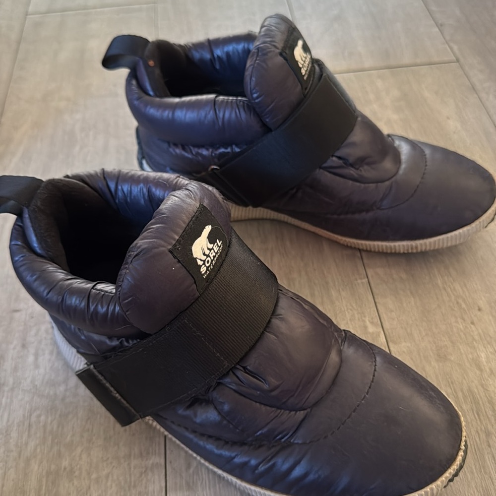 Sorel Puffy Nylon Boots women 9 black/navy